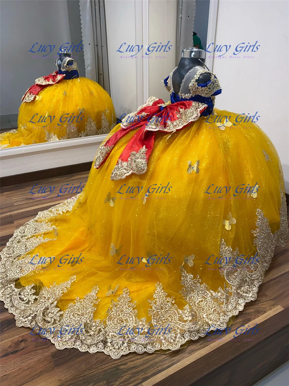 高品質の蝶のアップリケが施された素敵なフラワーガールドレス、 - Embroidery Yellow Dress のレビューと価格