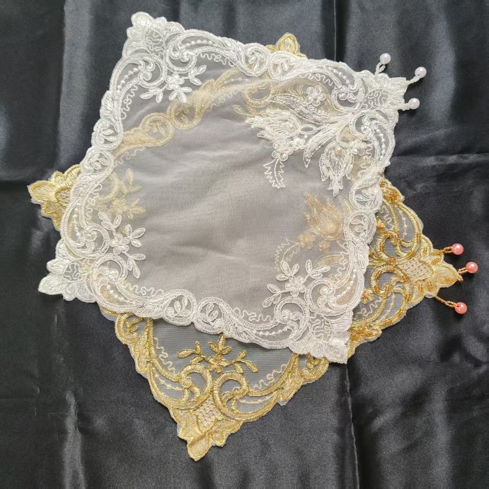 ゴールデンローズ刺繍プレースマット 28cm 正方形 花柄装 - Embroidery Rose のレビューと価格